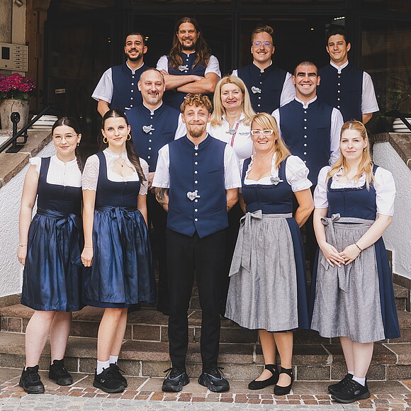 Service Team Die Mitarbeiter im 4-Sterne Superior Hotel Die Sonne in Saalbach im Juni 2026 © Stefanie Oberhauser